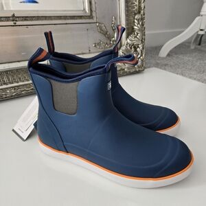 TRUDAVE MENS ANKLE DECK BOOTS. Blue. Size 8. New.EASY PUT ON AND OFFBREA…